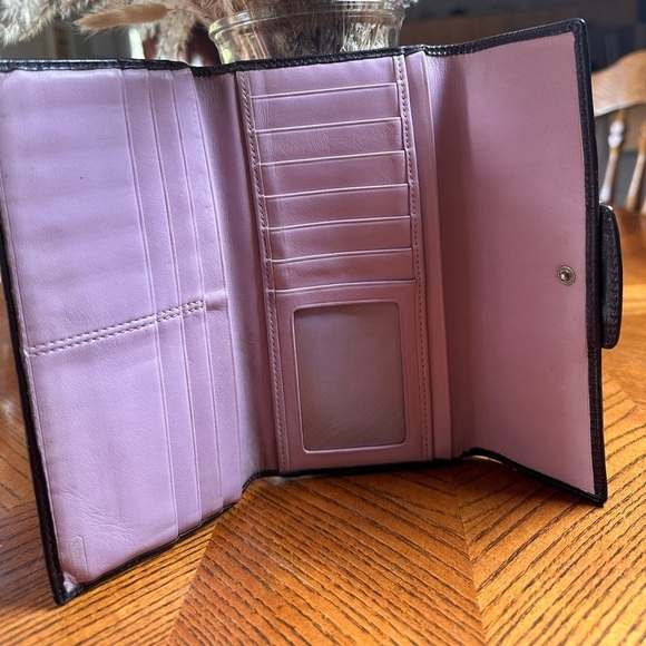 HAMPTON BY COACH BROWN SIGNATURE MONOGRAM TRIPLE WALLET AND LEATHER-TRIMMED - Picture 5 of 7